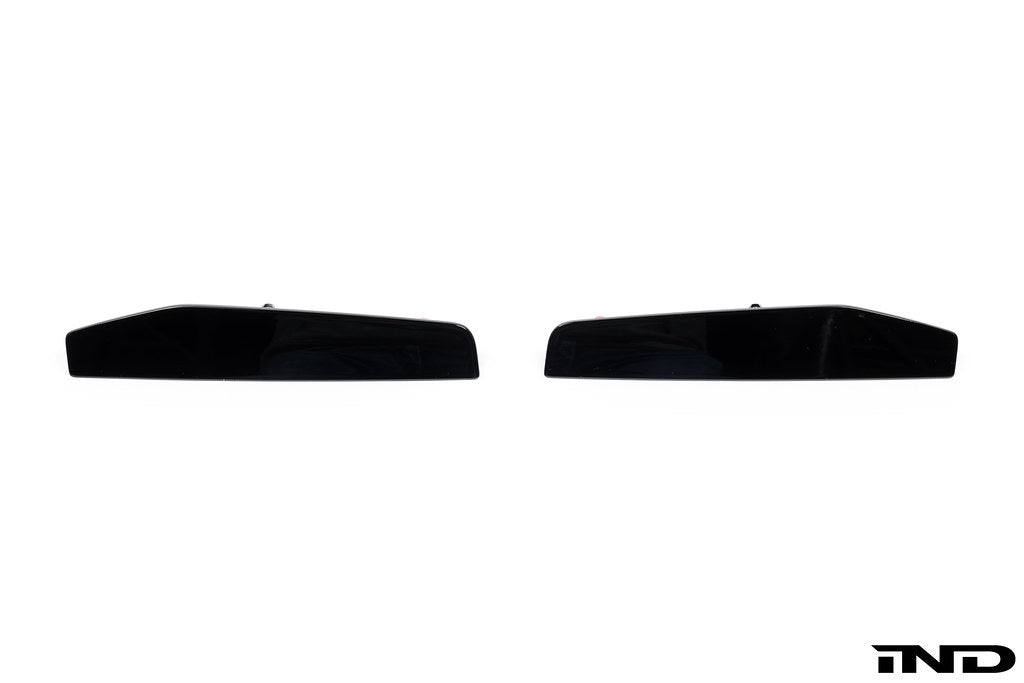 IND Painted Gloss Black Rear Reflector Set - U10 X2 M35i