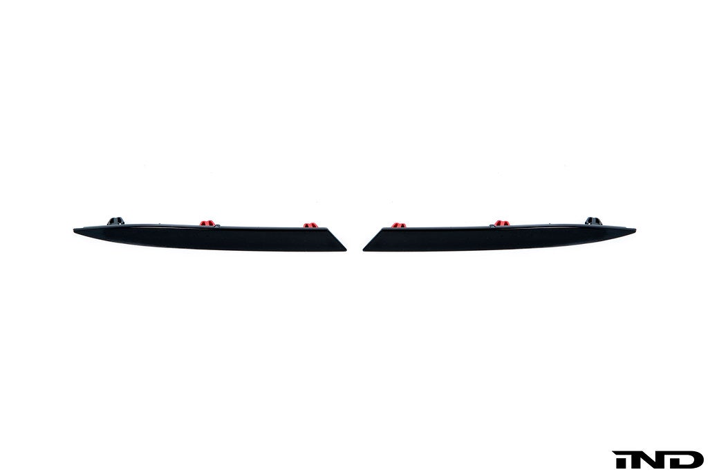 IND Gloss Black M-Sport Painted Rear Reflector Set - G01 X3 LCI