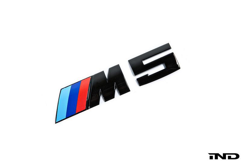 Cambio emblemas M5 E60 